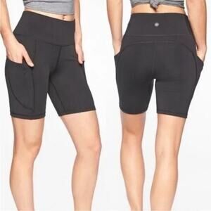 Athleta All In 7" Bike Shorts in Black    Size: M
